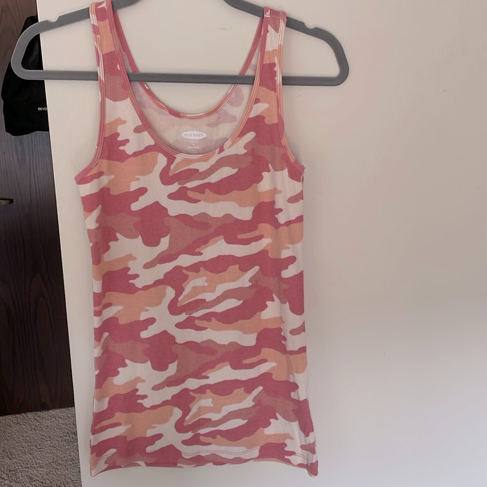Old Navy Pink Camo Ribbed Tank Top Medium